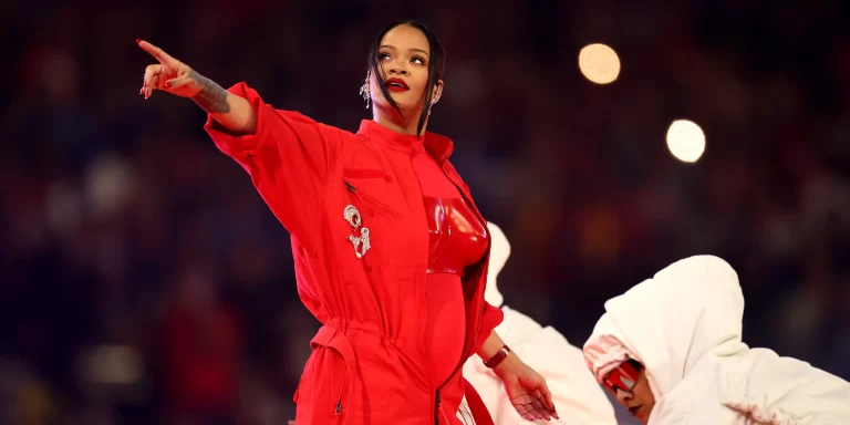 rihanna-super-bowl (1)
