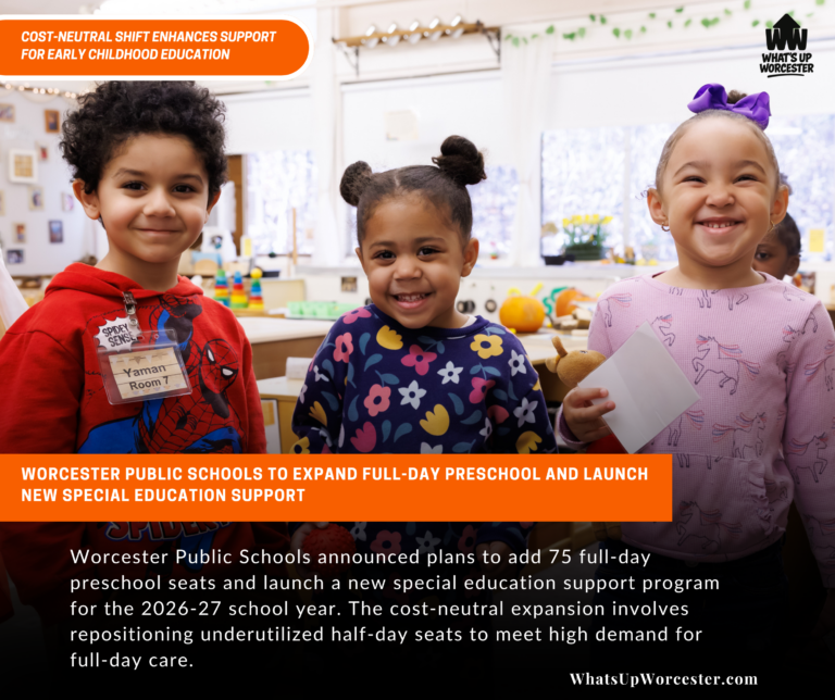 Red Minimalist Merry Christmas Facebook Post (6)