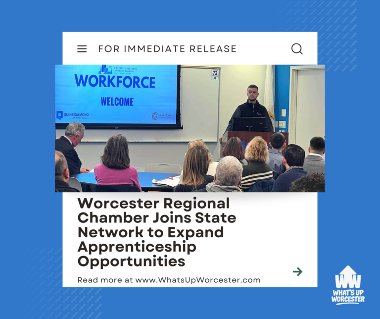 Red Minimalist Merry Christmas Facebook Post (7)